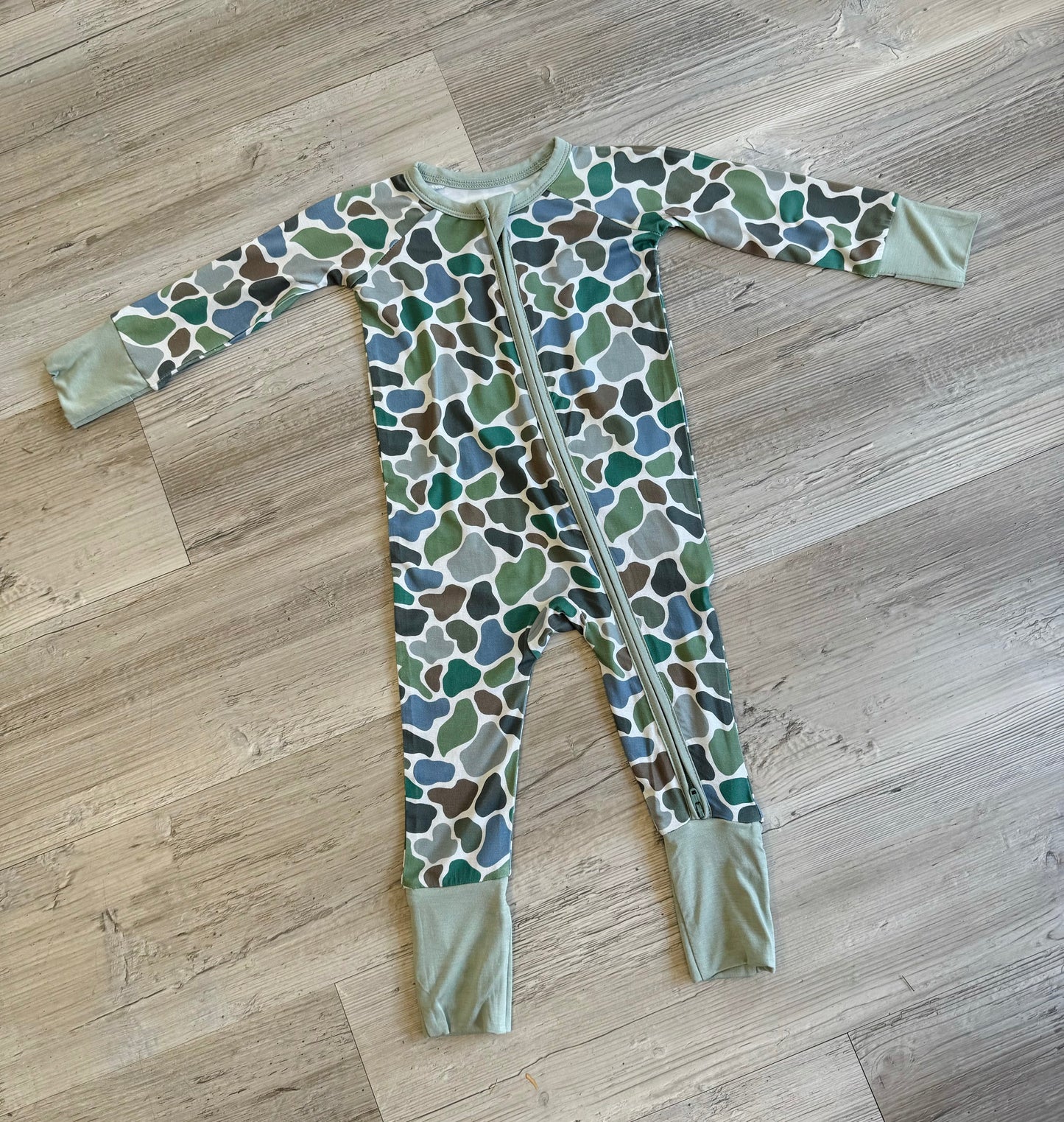 Pebble Camo Sleeper